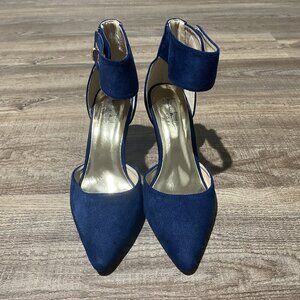 Nicole Miller Heels With Ankle Strap and Gold Buckle.